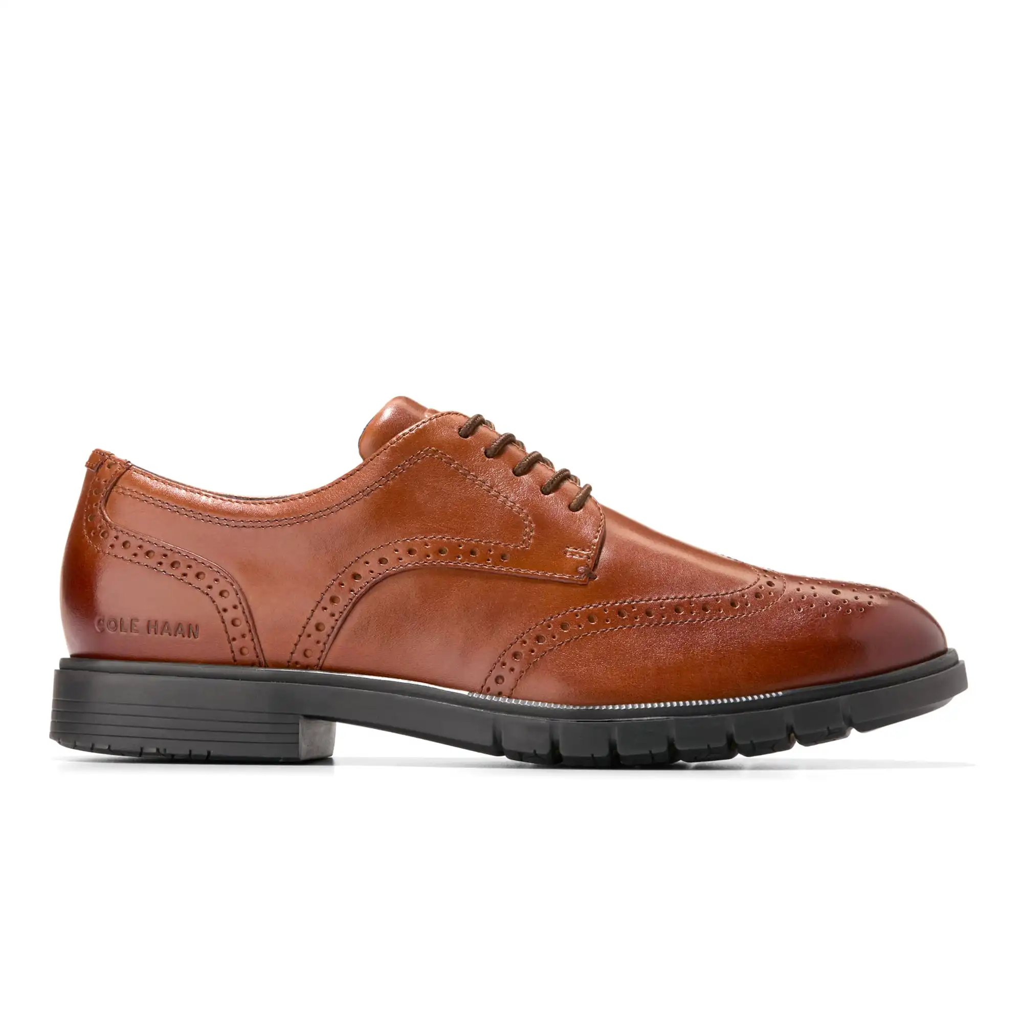 C40406_A Grandflex Dress Wingtip Oxford – Image 1
