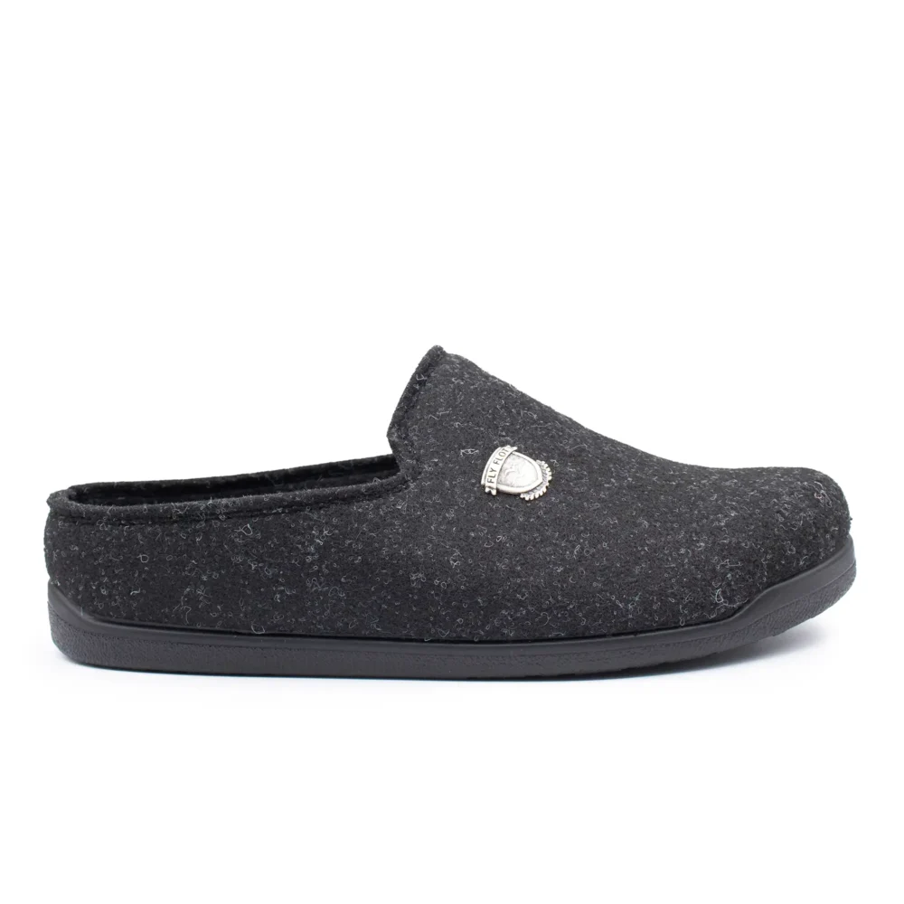 Cloth Man Slipper Black
