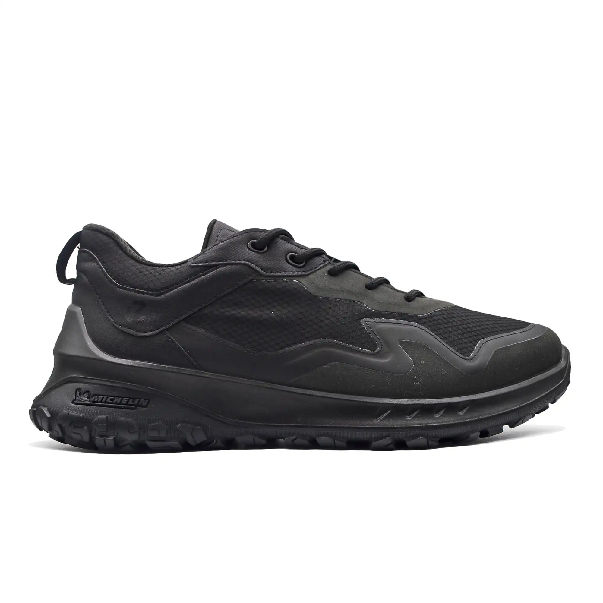 82433451094_A Ult-Trn M Black – Image 1