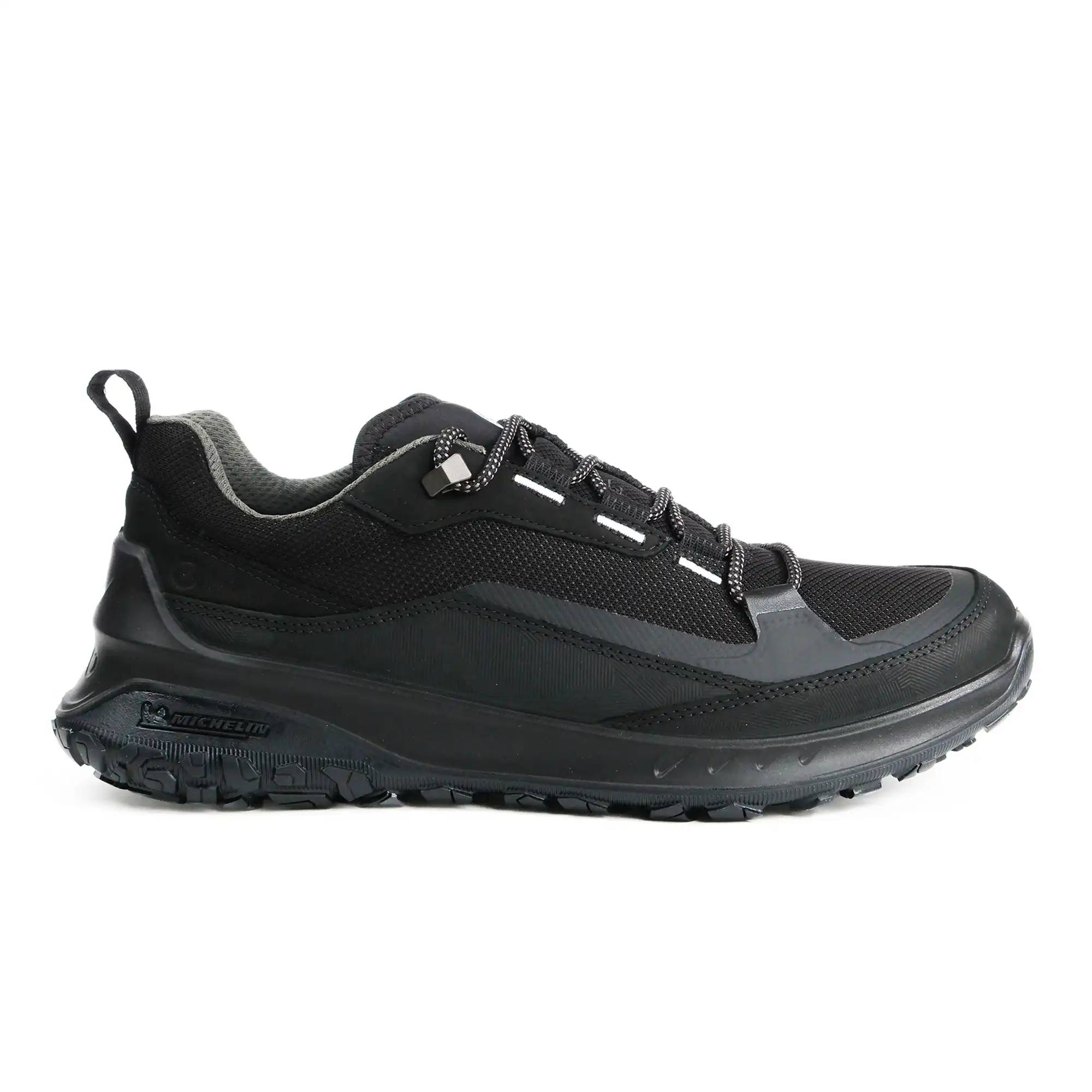 82425451052_A Ult-Trn M Black / Black – Image 1